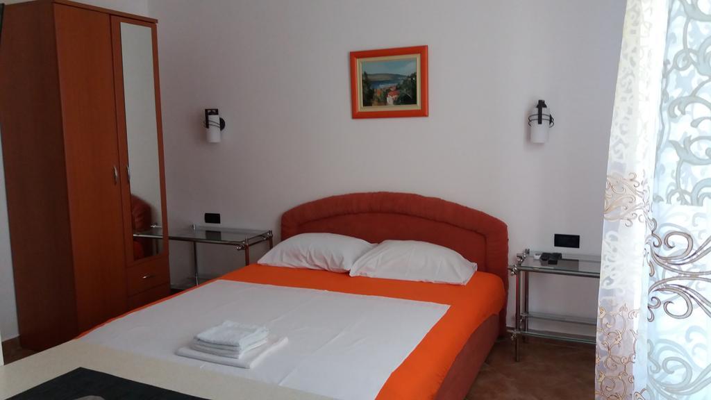 Apartmani Luka Herceg Novi Ngoại thất bức ảnh